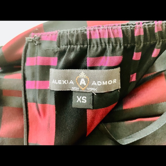 Alexia Admor Strapless Mini Cocktail Dress - Picture 9 of 12